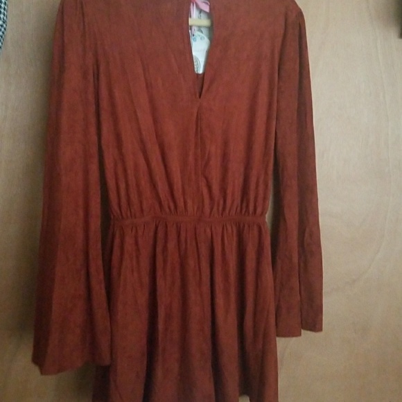 Romper - Picture 2 of 3